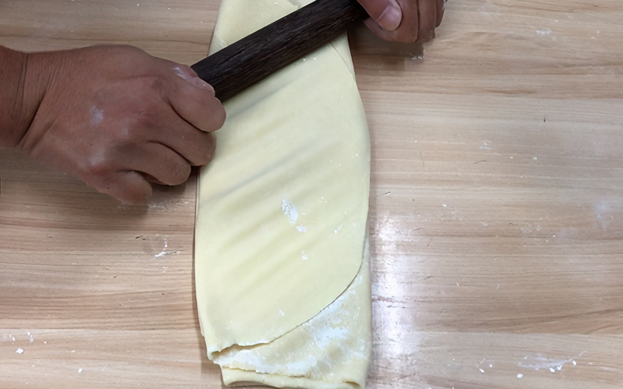 手把手教你包馄饨一学就会,从面粉开始包饺子的全过程