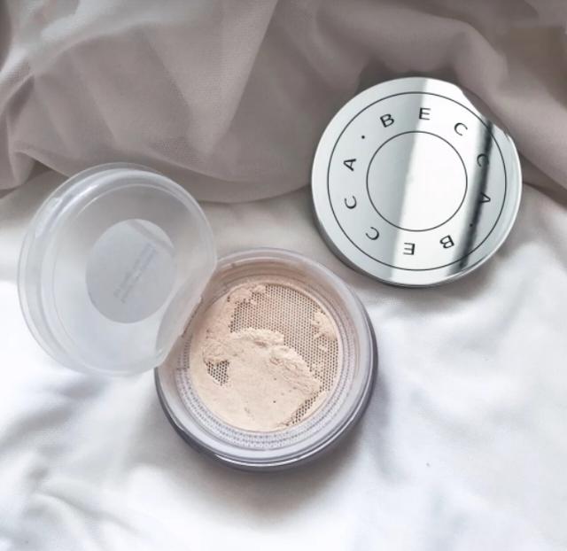 选对散粉摆脱化妆的烦恼,什么散粉好用持妆