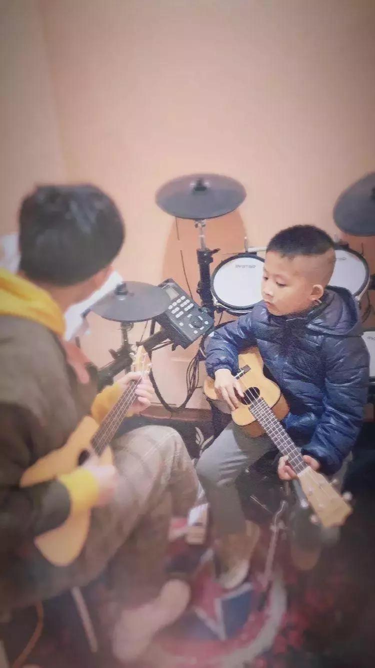 令人动容的师生恋,现实中真实的师生恋