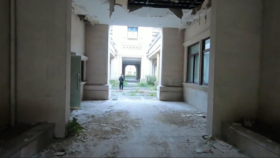 重庆废弃奥特莱斯的原因,探秘重庆废弃别墅