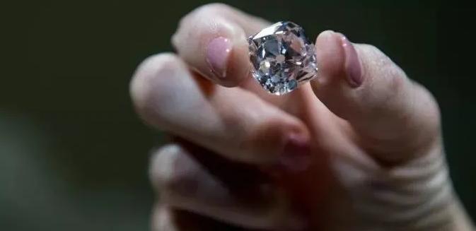 资源稀缺、身价涨不停，粉钻的人气到底有多高？