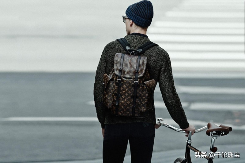 lv男士公仔男包,今年最流行男士lv包包