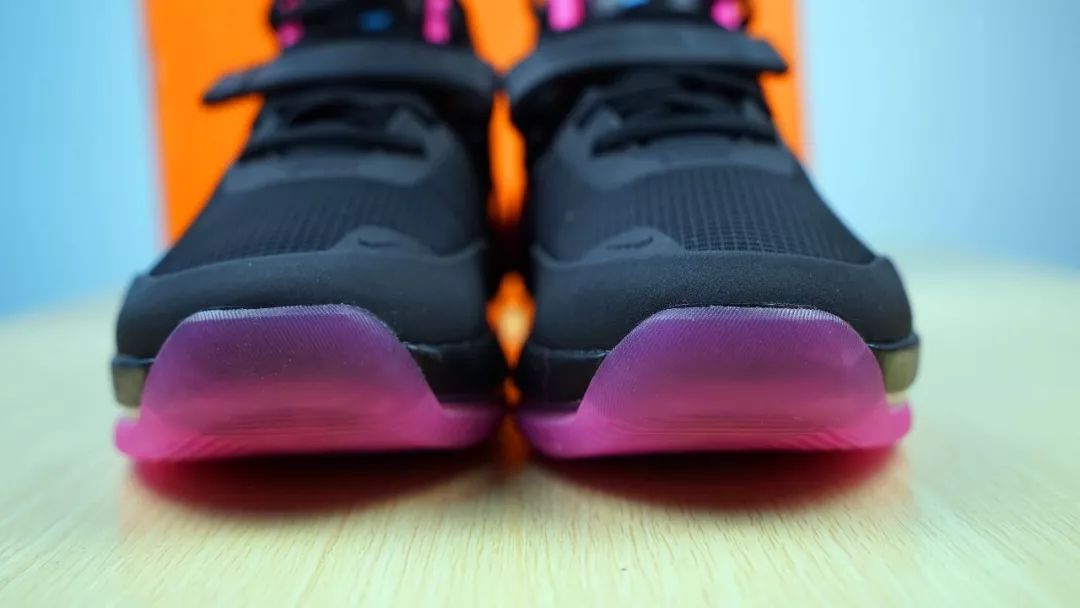 WEN开箱|内线球鞋的传承！他是浓眉哥上脚的利器