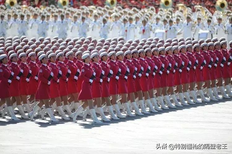 这款冲锋枪如此奇特，能趁着枪不注意猛推开枪托？这个设计给好评