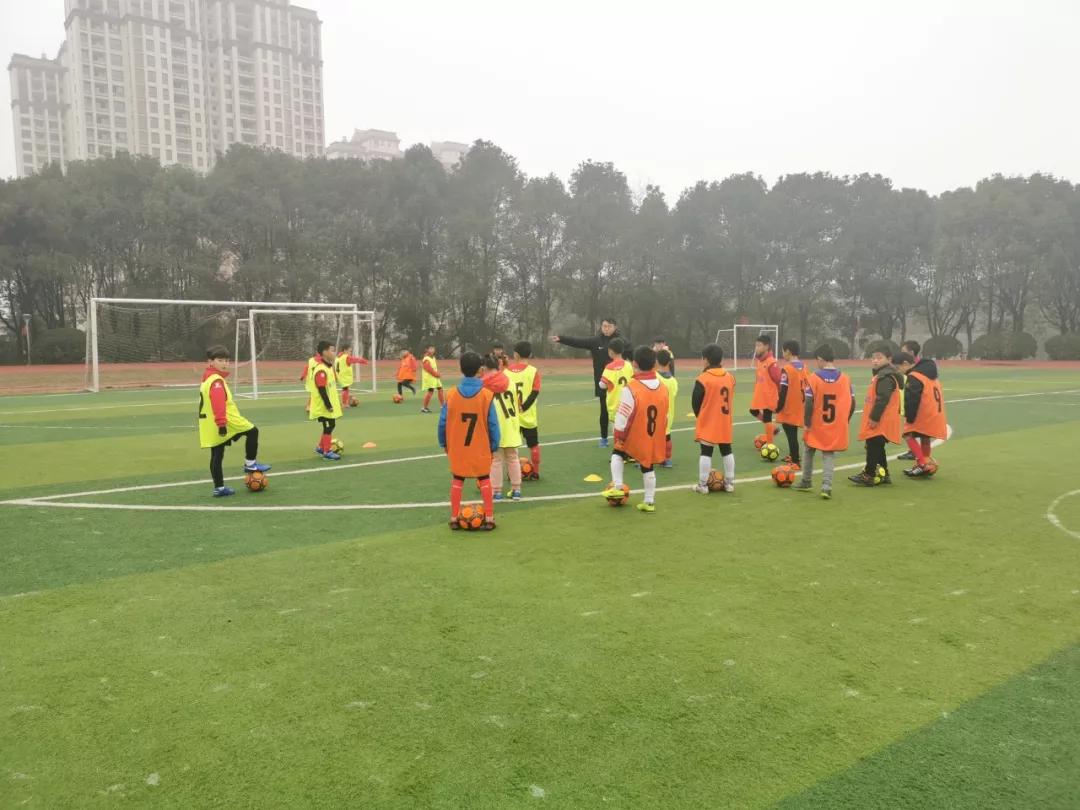 2020年青少年足球冬训营,株洲荷塘区篮球训练营