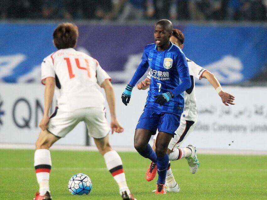 他为苏宁效力一个赛季就被清洗,离队后成巴甲金靴,身价疯涨5倍