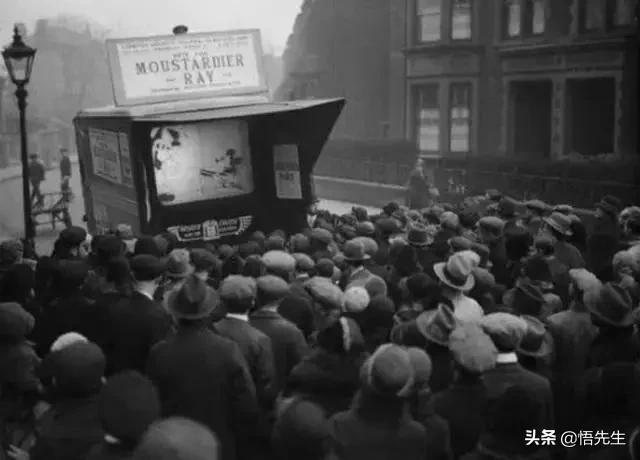 年轻时的霍金照,霍金年轻时照片有多帅