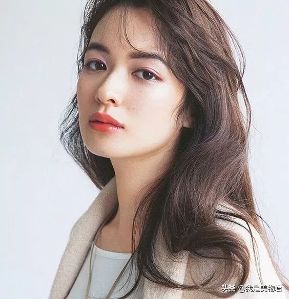 今年新款时尚羊毛卷发型,今年新款羊毛卷头发