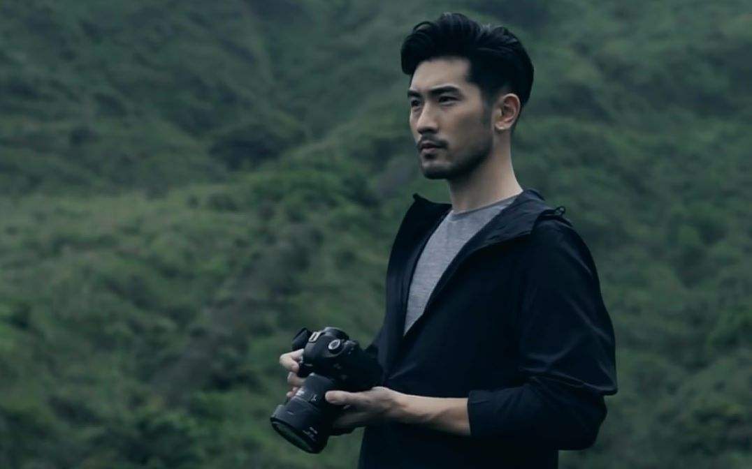 足球场上的“高以翔”，请给他们多一些空间，生死大于一切