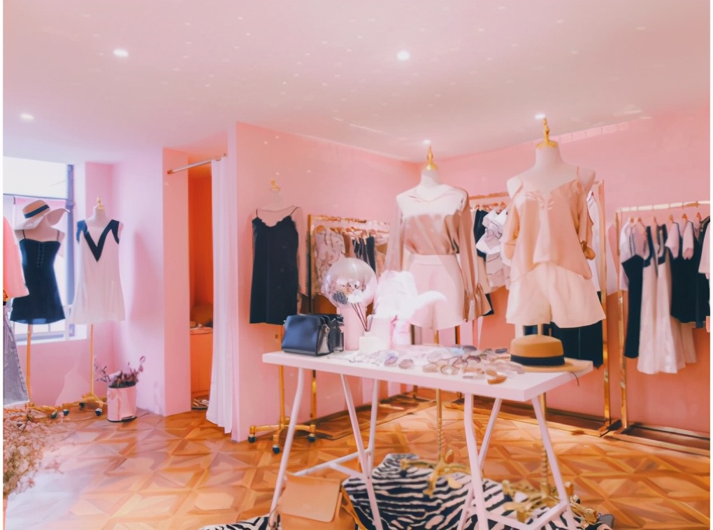 在小县城开服装店怎么营销,闺蜜开服装店经营模式
