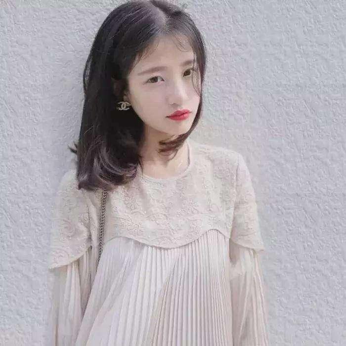 碎发特别多扎不住怎么打理,额前碎发太多怎么扎头发