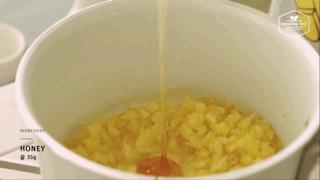 一年销量一亿蛋黄酥,凤梨酥一年卖出4400万