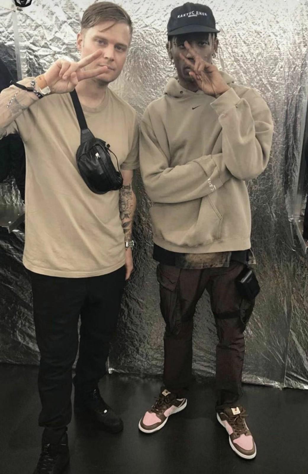 nikedunksb紫龙虾上脚,nikesbdunk紫龙虾