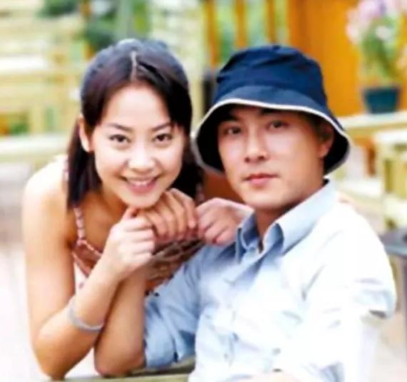 光头哥的凄惨人生,光头男的伤感背影视频