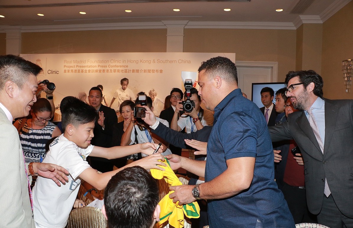 罗纳尔多原名叫什么,罗纳尔多名字由来