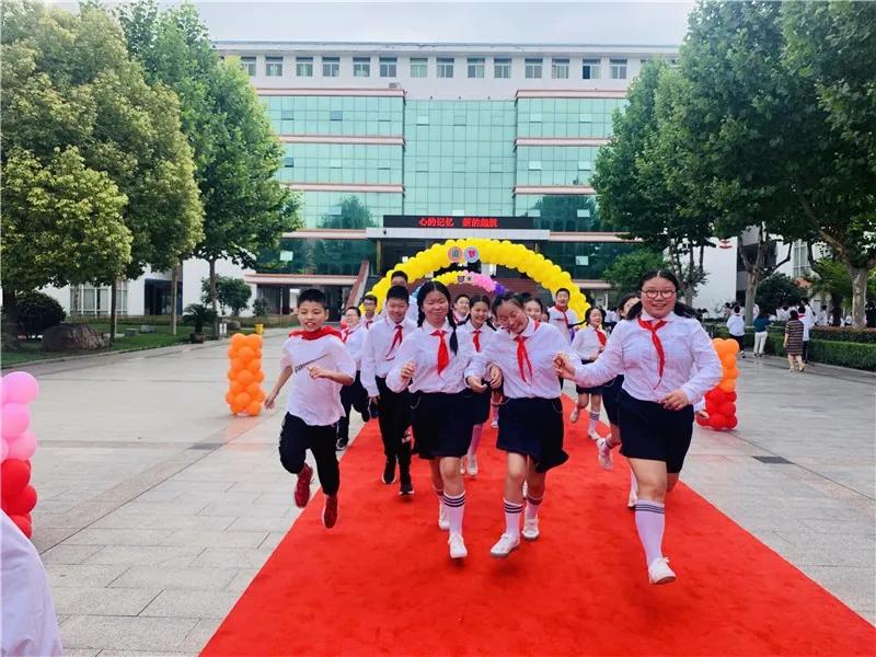 这个学校真美300字,阳泉市全国文明校园