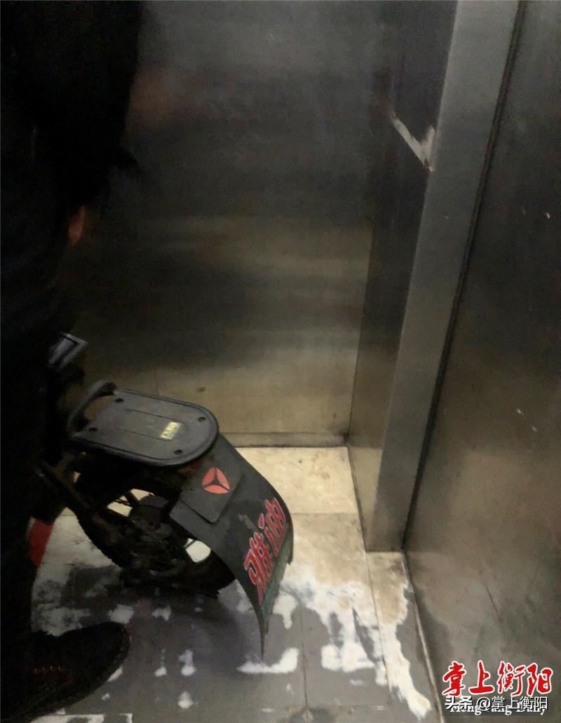 监控显示电动车爆燃事件,衡阳电动车起火