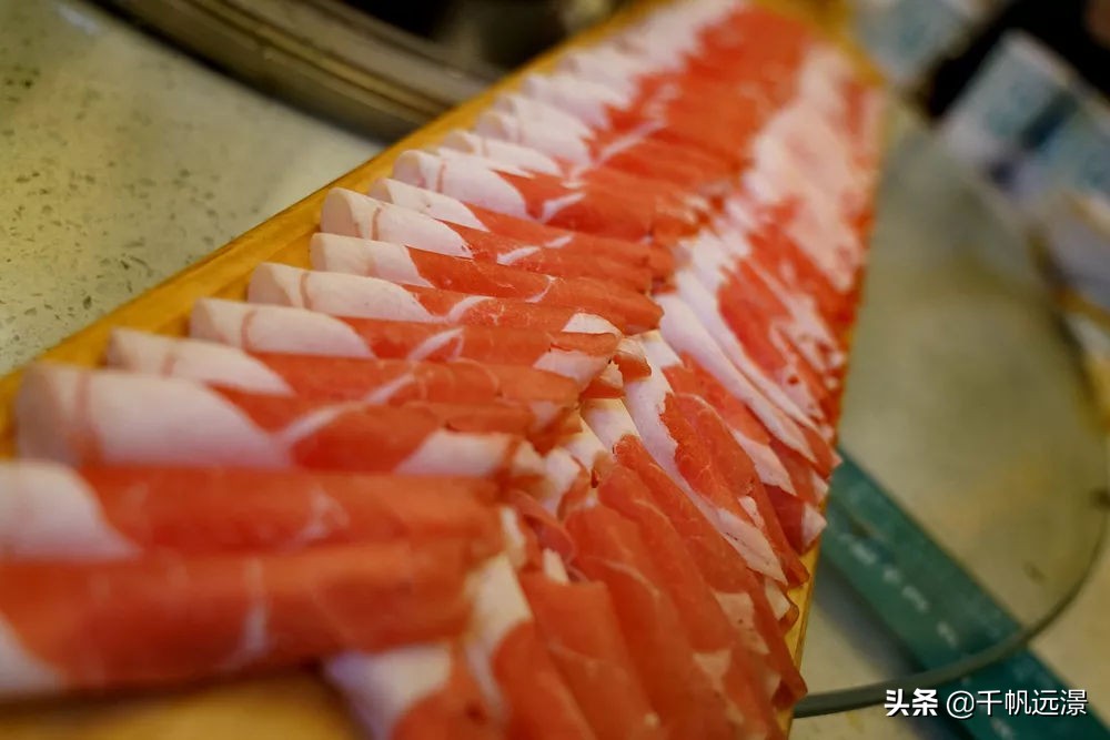 阳春四月草长莺飞春意盎然,阳春四月迎来春