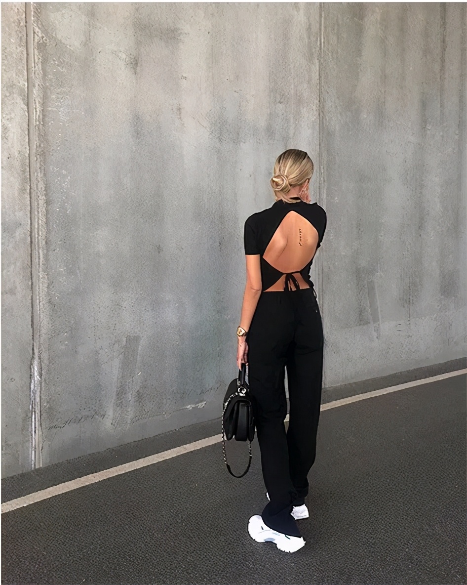 马蹄裤和喇叭马蹄裤哪个更显腿长,高腰显瘦马蹄裤