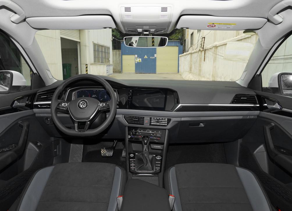 顶配速腾和低配迈腾怎么选,预算17万买二手车推荐