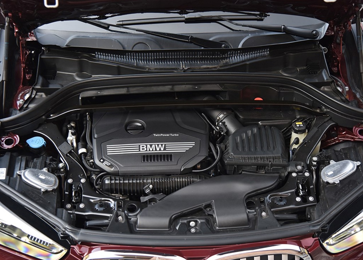 宝马x1全方位解析,宝马x12021款xdrive25li尊享四驱