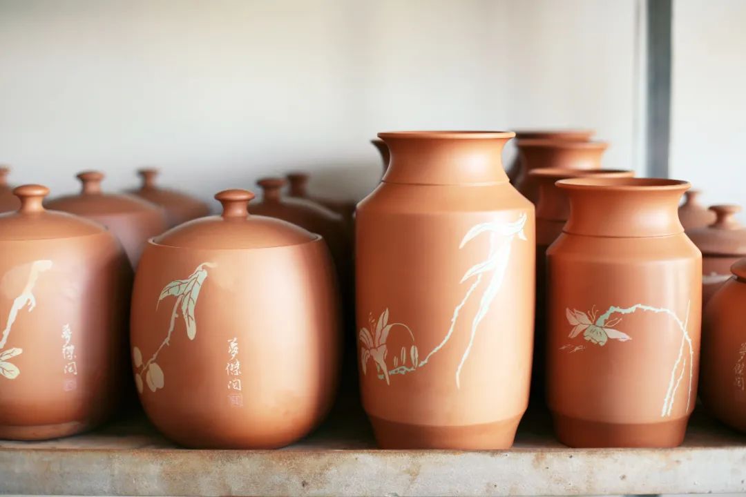 宜兴紫砂茶壶评价,紫砂壶和建水紫陶哪个泡茶好喝