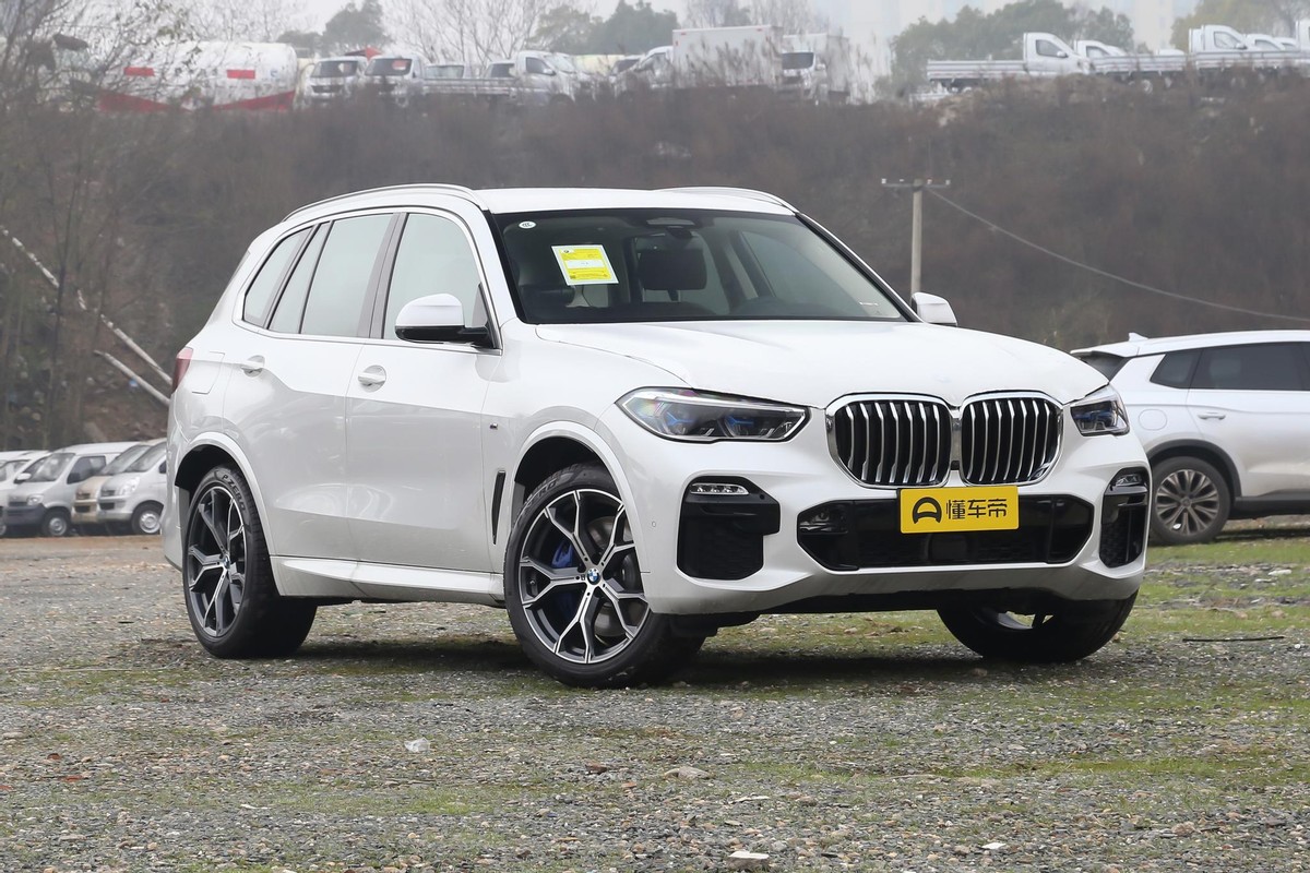 宝马X5前挡风玻璃内侧开裂,车主需要重视,解决方法务必了解