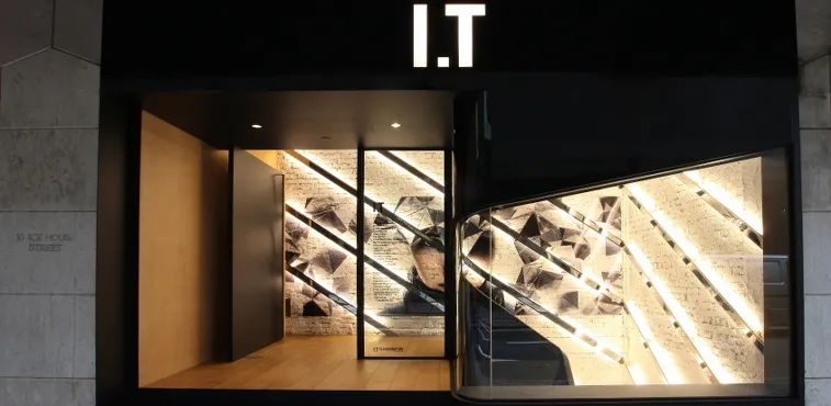 邱淑贞沈嘉伟传闻,1997年邱淑贞沈嘉伟坠入爱河