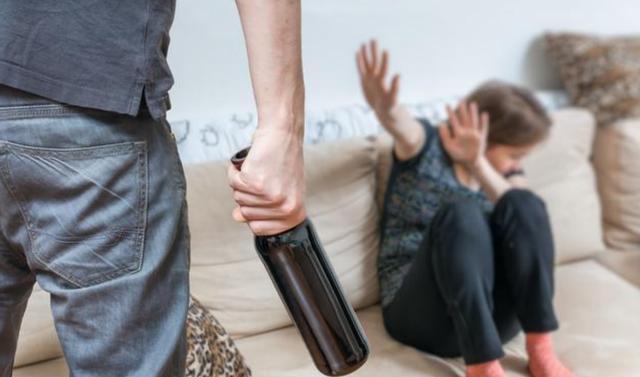 李玫瑾讨好型人格父母暴躁易怒,李玫瑾教授孩子的性格内向