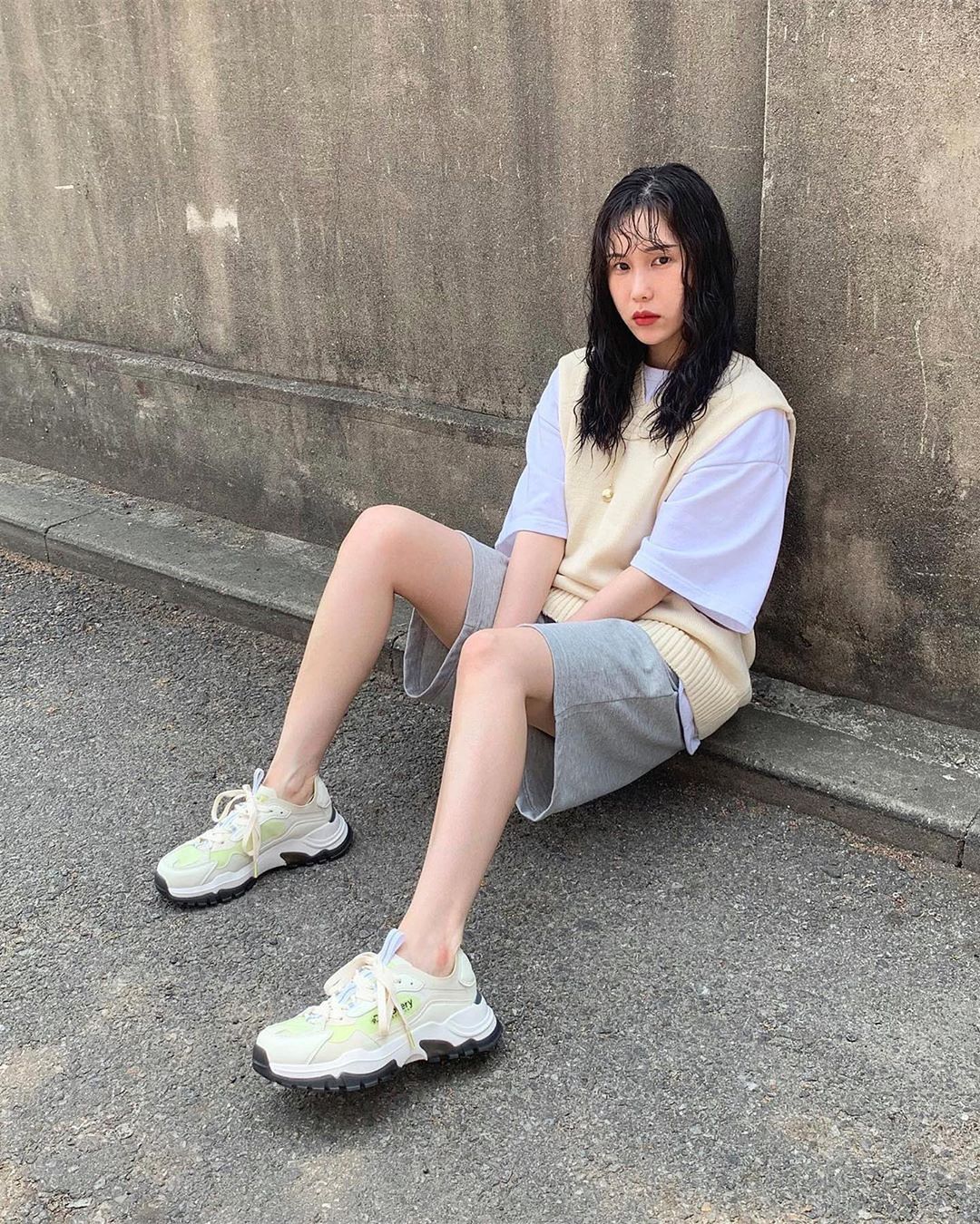 身高不足160女生穿靴子,身高不到160的女生穿搭