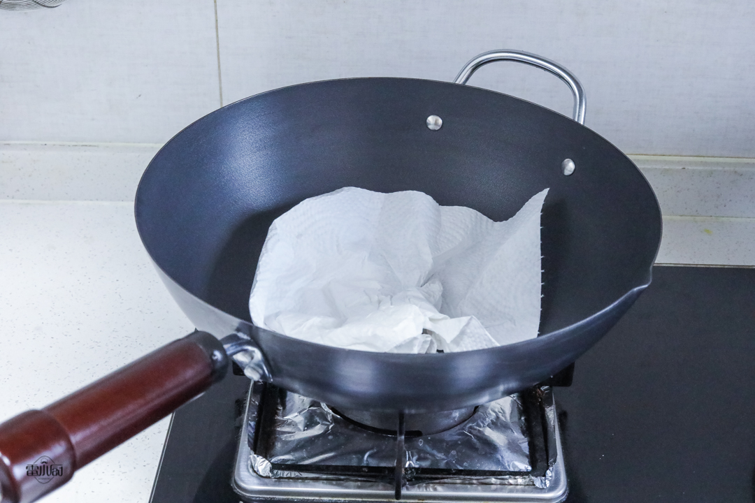 铁锅怎样开锅最简单方法小视频,铁锅重新开锅的正确方法不粘锅