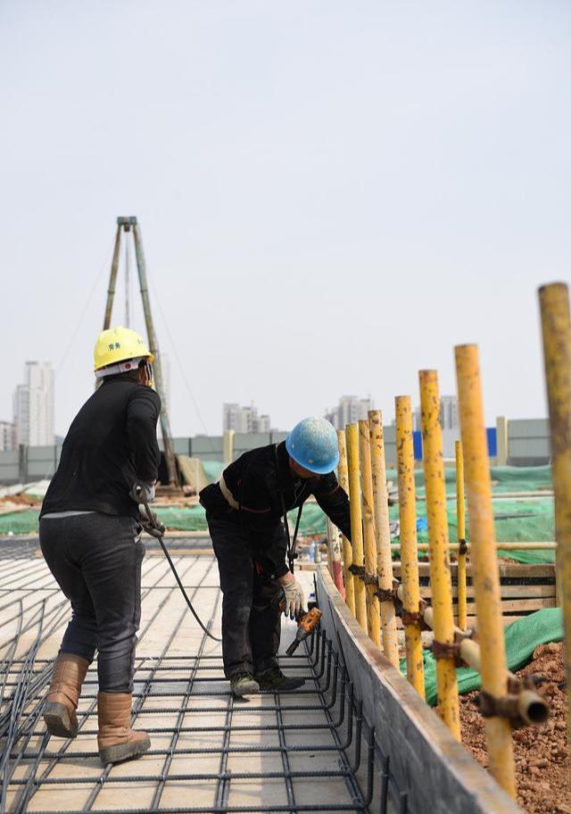 停工潮来了？非必要不要回家，“留人大战”正上演！外乡人受益了