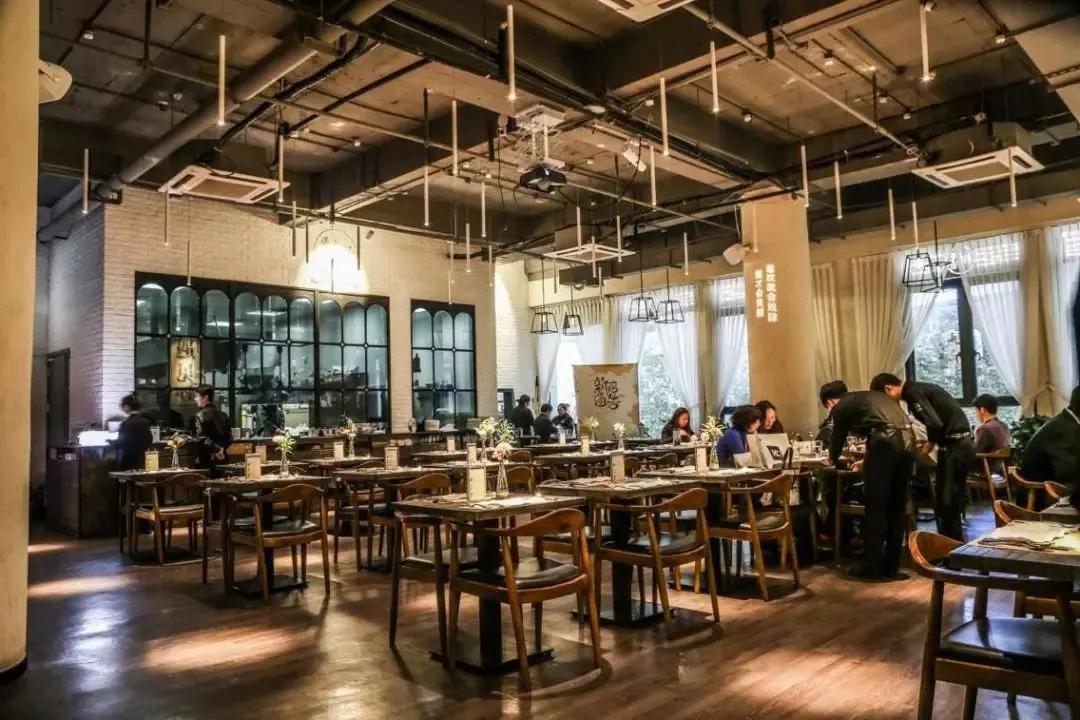 怎么样才能让顾客进店吸引客流,客流少的情况怎么抓住顾客