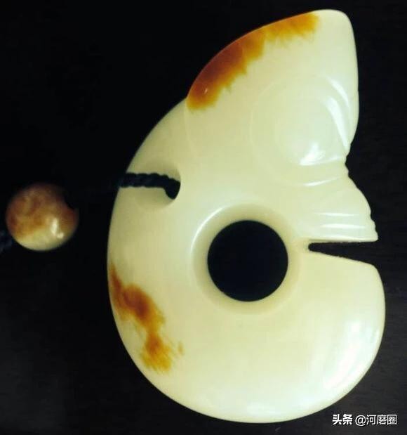 那位玩木串杂项花了三四十万的主，如果花在河磨玉上会咋样