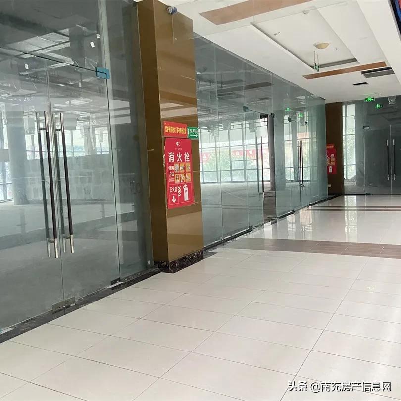 嘉陵区比较繁华商业区,商业不足