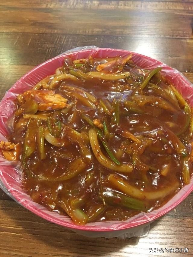 新疆爆辣炒米粉私藏美食大分享,吃爆辣新疆炒米粉合集