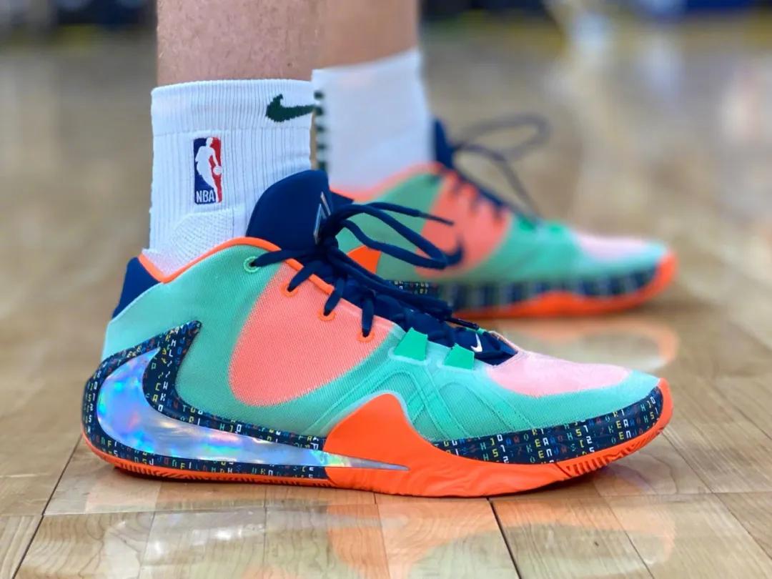 nba球员上脚过的李宁,nba球员上脚库里球鞋