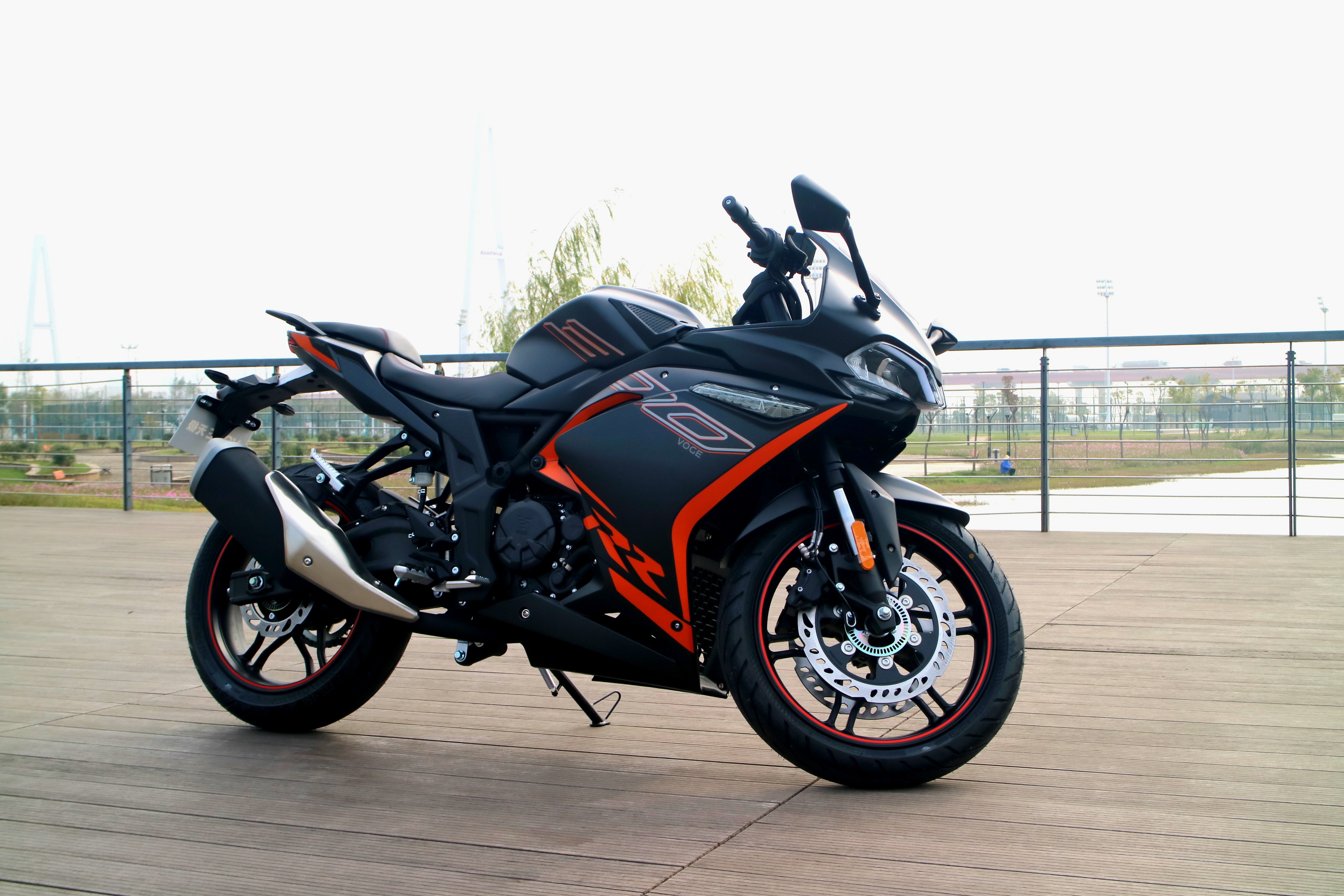 光阳赛艇s350点评,佛沙350巡弋300和光阳s350怎么选