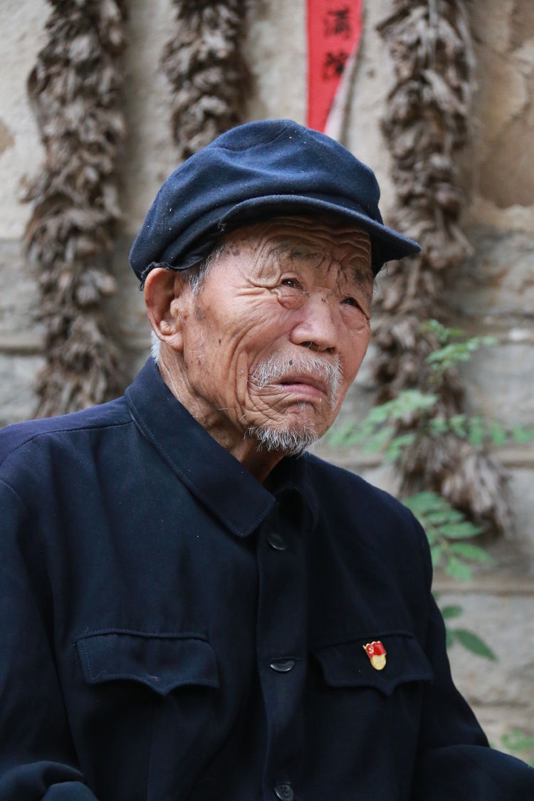 探访老党员活动记录,不忘初心牢记使命老党员走访纪实