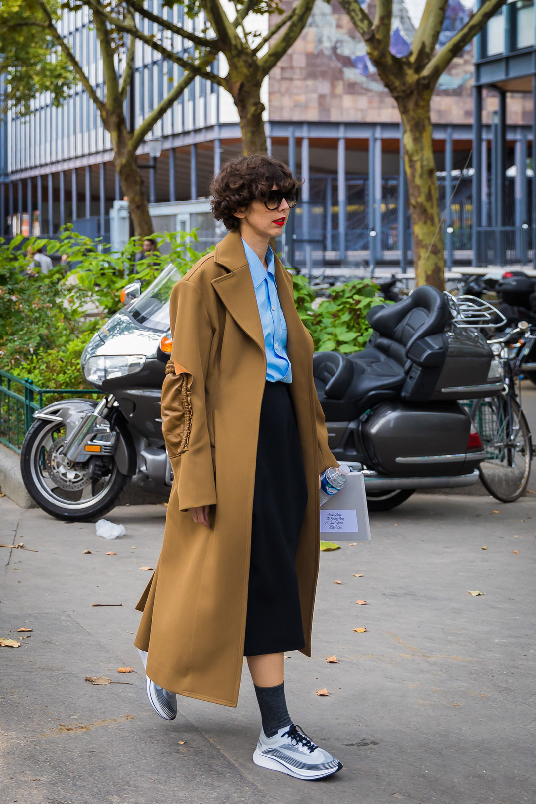 中筒袜的崛起,你还在露脚踝么?真正的时髦精却穿上了中筒袜