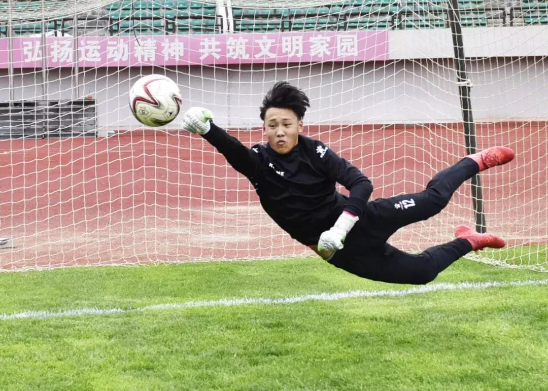 ​中国珲春市-朝鲜罗先市缔结友好城市关系二十周年青少年足球赛开赛