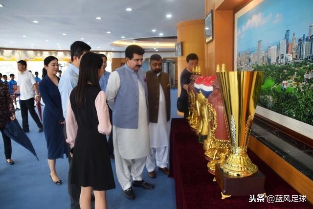 大连一方换帅背后的故事,大连一方为什么改万达