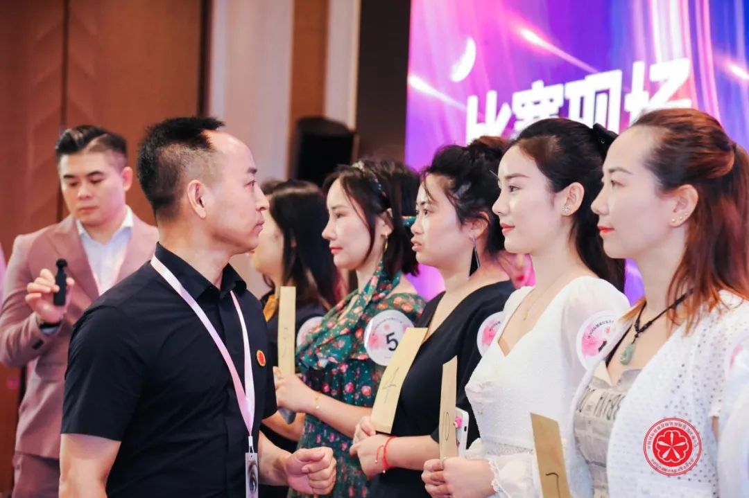 赵德仁应邀出席第十七届中国国际纹饰师美容技艺大赛，任技术总监