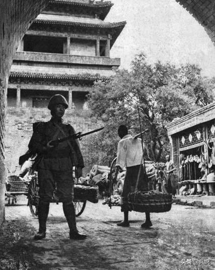 传奇！2名新四军推着棺材，满载*器武**和文件，成功穿行700里敌占区