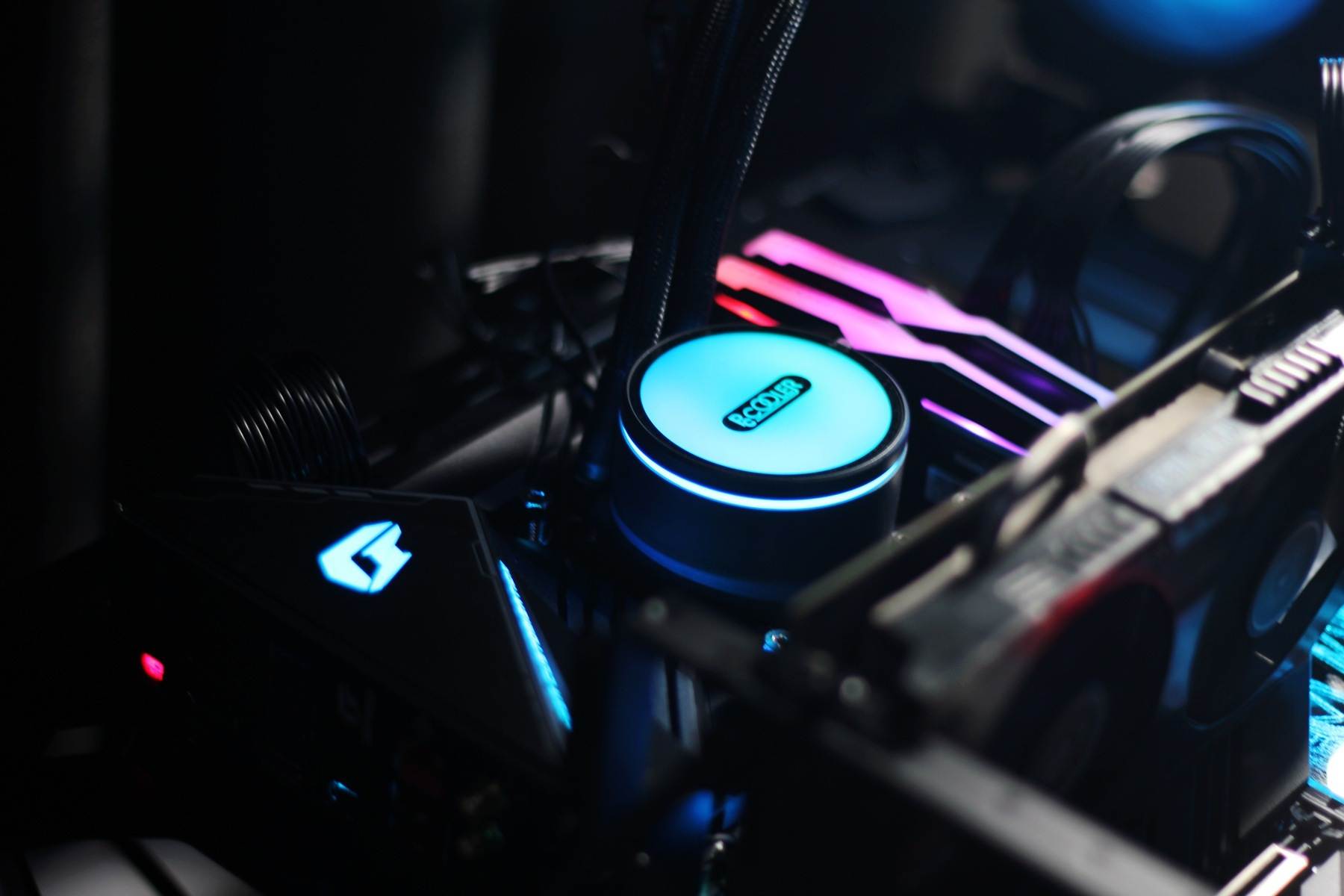 电脑散热器怎么装电源,电脑散热器安装供电