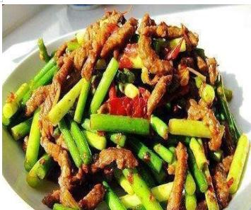 蒜苔炒肉炒到什么程度,为什么蒜苔炒肉蒜苔不入盐