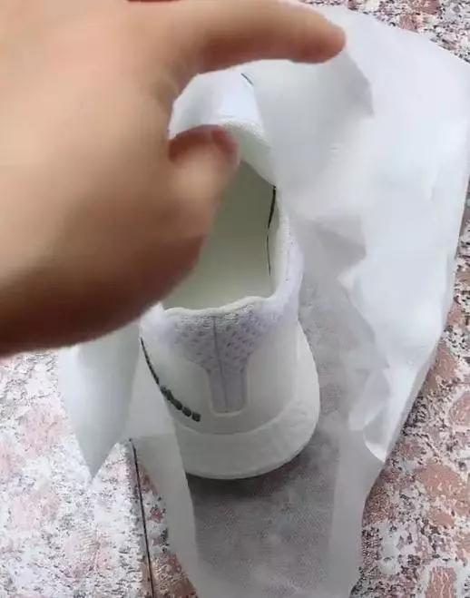 鞋盒千万别扔原来还有这个用处,鞋盒里的白布有什么用途