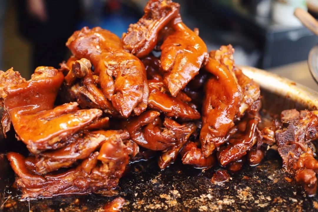 贵阳古镇卤猪蹄,去青岩古镇必吃哪家猪蹄