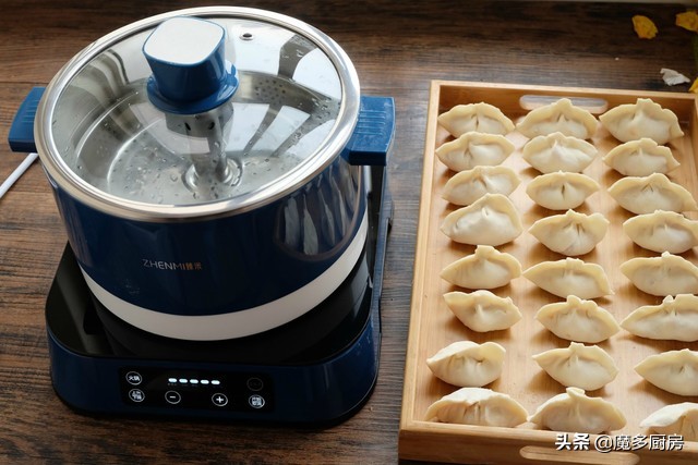 饺子什么馅最好吃现在这个季节,西红柿饺子馅这样调比肉饺子都香