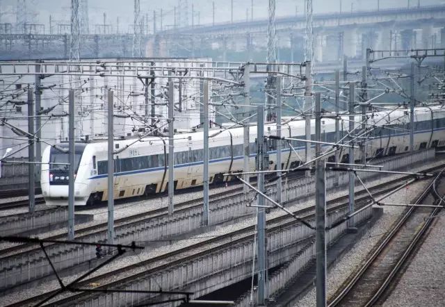 梅龙高铁有接赣深上下行线吗,梅龙高铁来了梅州广州只需15小时